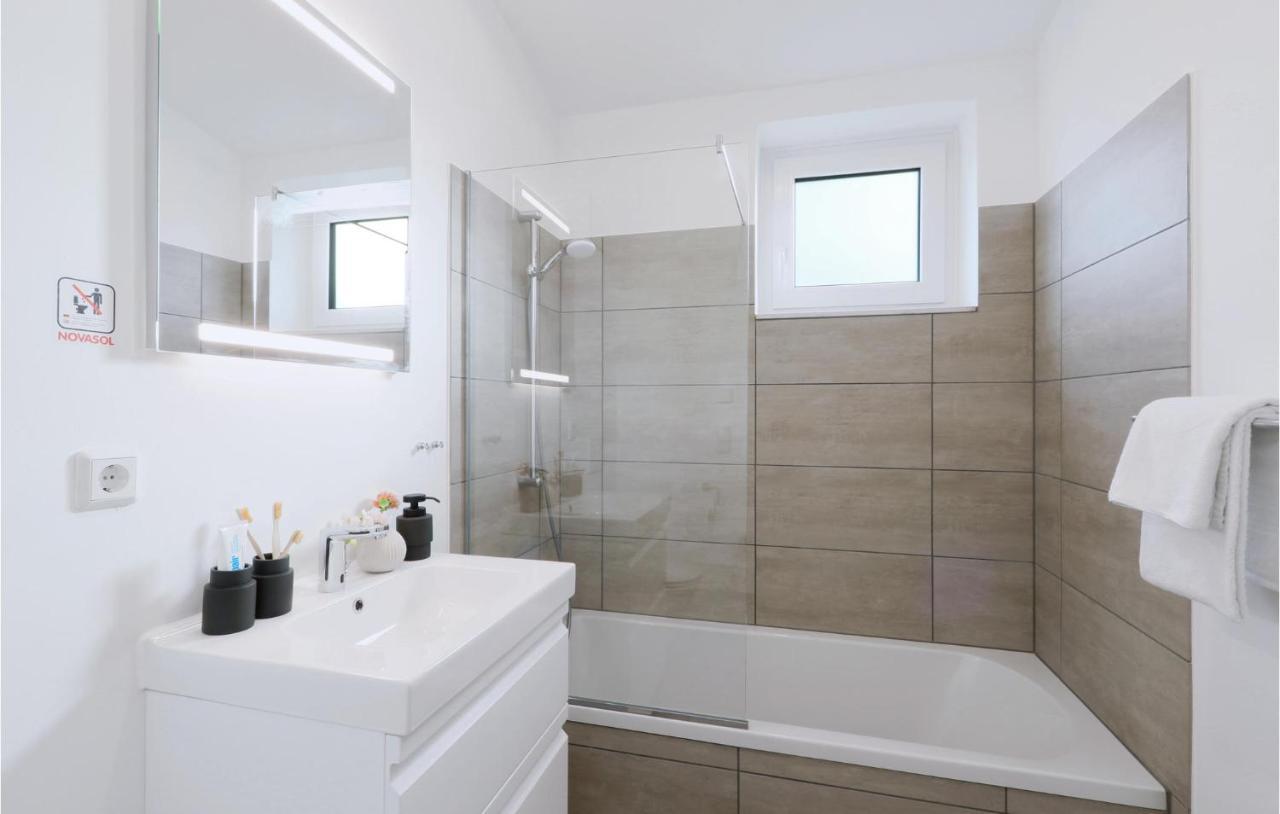 Stunning Home In Lembruch-Duemmer See With Wifi 外观 照片